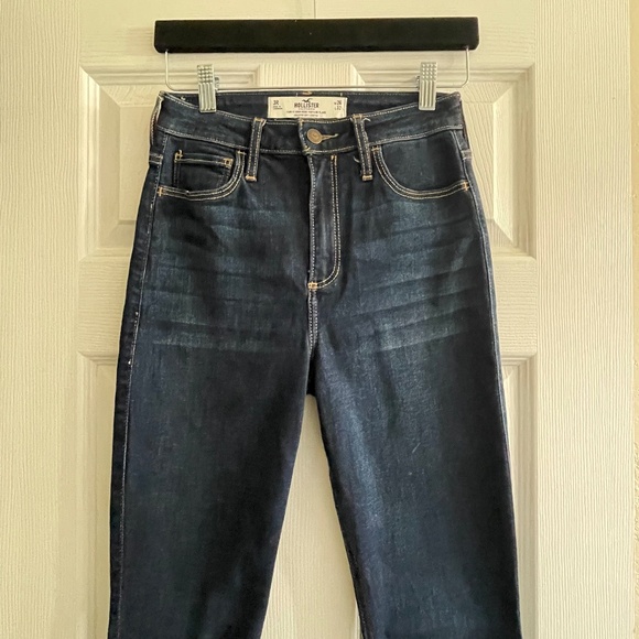 Hollister “Curvy High Rise Vintage Flare” Jeans — Size 26 - Picture 3 of 4